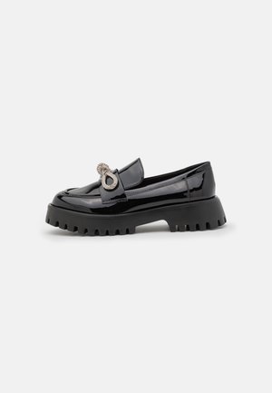 Call it Spring Loaferit/pistokkaat - black