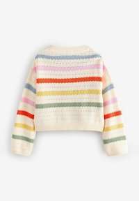 Pull en tricot crème avec des rayures horizontales dans des couleurs pastel. Présente un design court, une texture ajourée, et des poignets et un ourlet côtelés.
