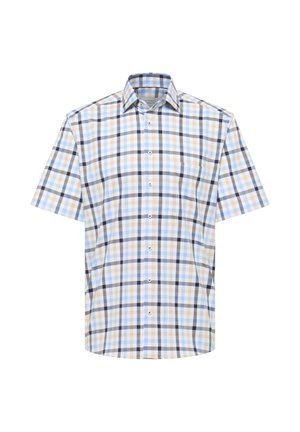 Kortærmet skjorte med knapper, blåt, beige og sort ternet mønster og spids krave mod en hvid baggrund.