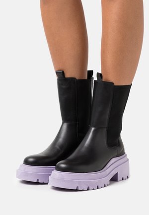 LEATHER - Stivaletti con plateau - black