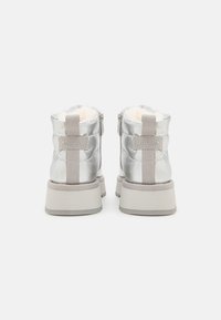 Tamaris Botas para la nieve - silver-coloured