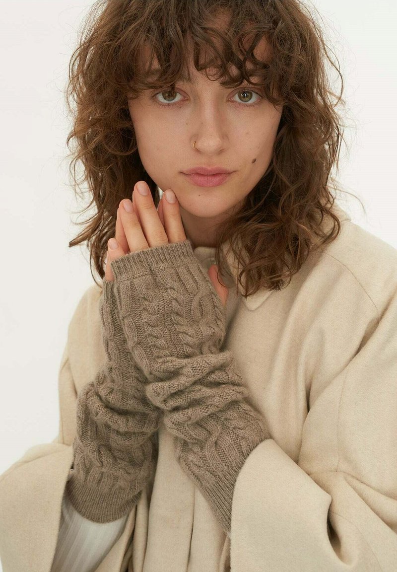 GOBI Cashmere Mütze taupe Zalando.de