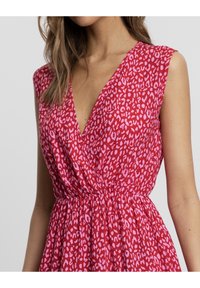 Threadbare Vapaa-ajan mekko - pink