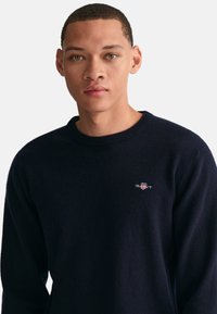 GANT SUPERFINE CREW NECK - Stickad tröja - marine