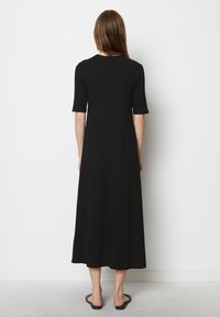 Marc O'Polo WIDE SEAM ROUND-NECK SHORT SLEEVE - Haljina od žerseja - black