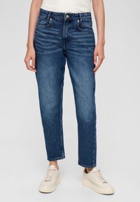 s.Oliver MIT WASCHUNG - Jeans fuselé - blau