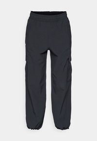 Zwarte cargobroek met een elastische tailleband, twee zijzakken en elastische boorden. Het materiaal is glad en heeft een lichtgewicht ontwerp.