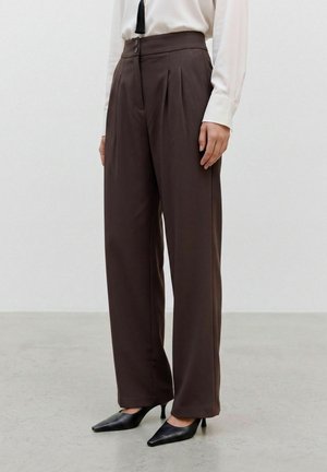 Vero Moda, HOSE MIT WEITEM BEINSCHNITT VMEDA MITTLERE TAILLE HOSE - Pantalon classique - chocolate torte