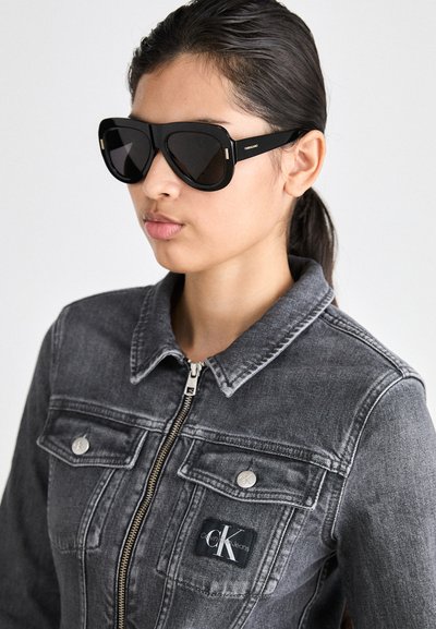 FERRAGAMO Sunčane naočale - black