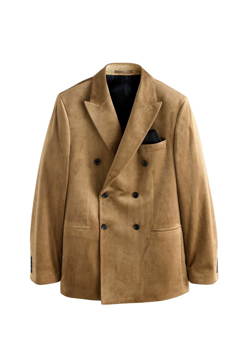 Dvojradový hnedý semišový blazer s klopovými chlopňami, dvoma prednými vreckami a čiernym vreckovým štvorcom. Textúrovaný, prispôsobený dizajn.