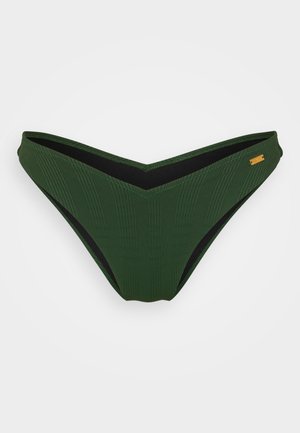 Zelené rebrované bikiny s V-výstrihom v páse, s čiernym podšívaním a malým zlatým logom na boku.