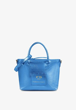 Borsa a mano blu metallica con due manici e una tracolla, con una toppa frontale con testo dorato "No 73 GOLD Elisabetta Armellin."
