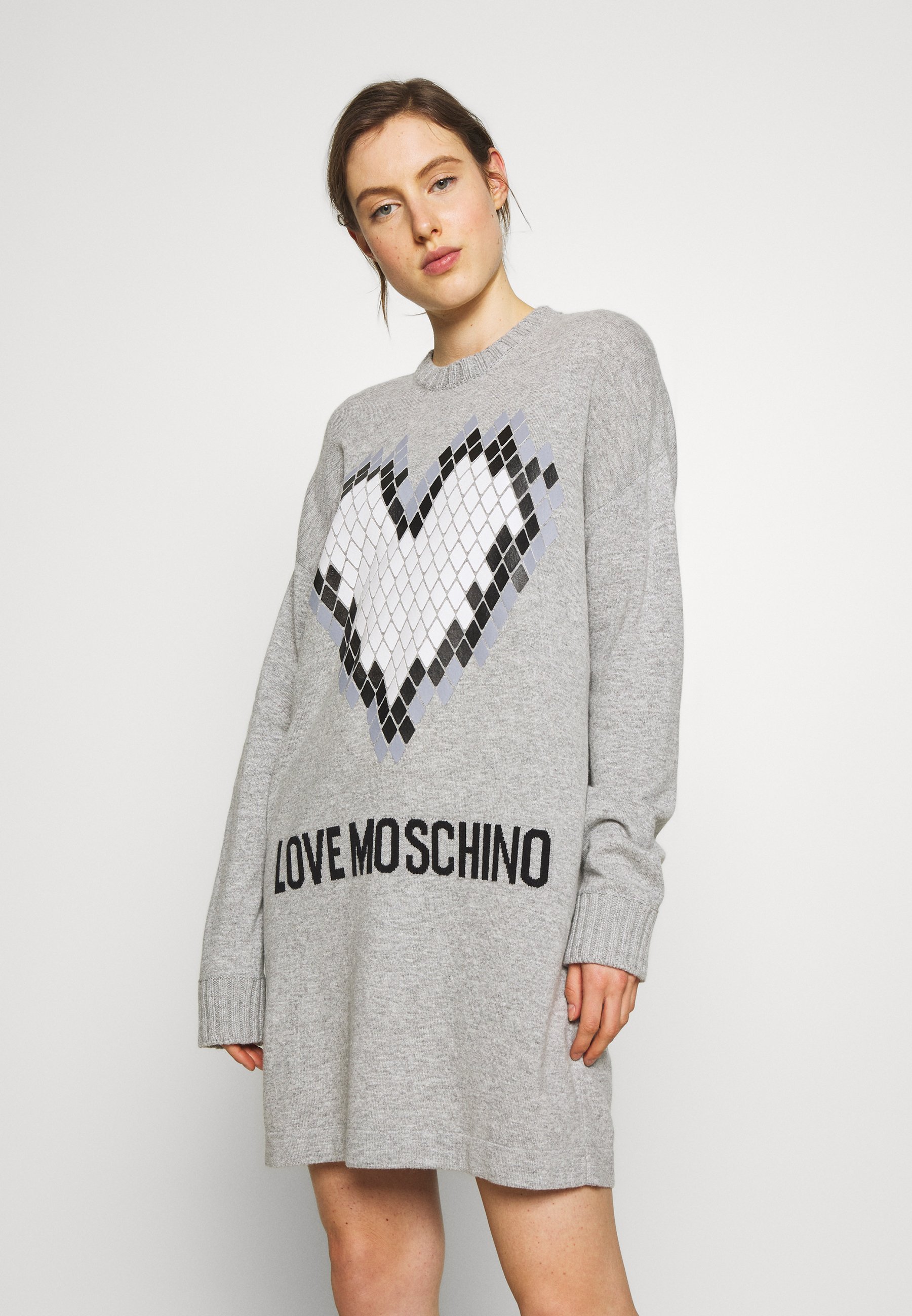robe pull moschino