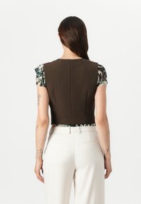 Guess THEOLINE PERFECT VEST - Bodywarmer - espresso brown