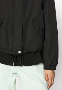 Vero Moda Petite Allvädersjacka - black