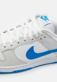 Nike Sportswear DUNK RETRO biały