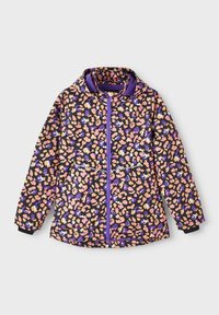 Veste à motifs avec une base violette et noire, présentant un imprimé léopard orange et lavande, fermeture éclair complète, capuche et poignets élastiques.