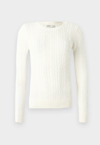 Pull en maille torsadée blanc à manches longues, col rond avec poignets et ourlet côtelés, présenté sur un fond gris clair.