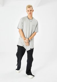 Megaman T-Shirt basic - grau