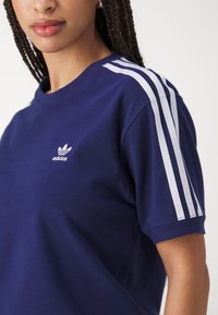 adidas Originals Print T-shirt - dark blue