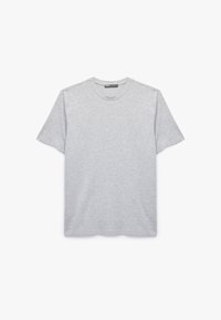 Grå bomulds t-shirt med korte ærmer, en rund halsudskæring og en glat tekstur. Ingen mønstre eller accenter synlige. Simpelt design.