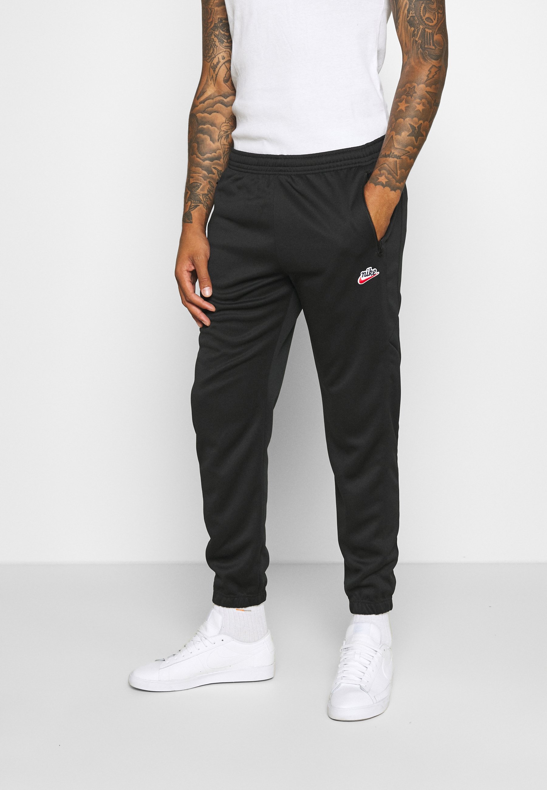 nike sportswear pant signature