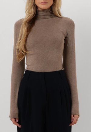 Coster Copenhagen Pulover - zand