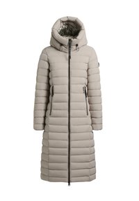Lungo cappotto imbottito beige con design a righe orizzontali, colletto alto e chiusura con zip. Presenta due tasche laterali e cappuccio con cordino.