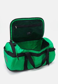 The North Face BASE CAMP DUFFEL - L - Utazótáska - optic emerald-tnf black