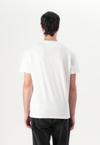 Tommy Jeans LINEAR LOGO TEE - Osnovna majica kratkih rukava - ecru multi