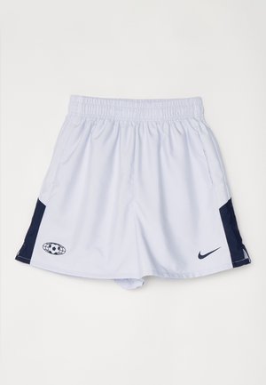 Hvite atletiske shorts laget av lett materiale med elastisk midje, med marineblå sidelapper og logo-detaljer.