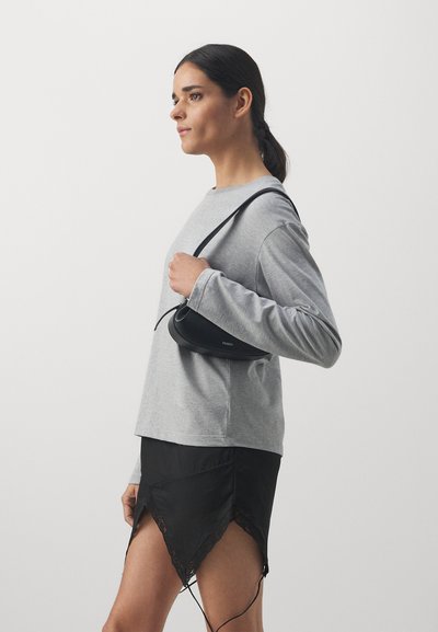 N°21 Φόρεμα από ζέρσεϊ - grigio chiaro melange