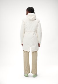The North Face ZANECK PARKA - Párka - white dune