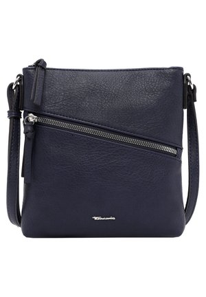 Granatowa skórzana torba na ramię z regulowanym paskiem, ukośną przednią kieszenią na zamek oraz srebrnym logo na dole, na środku.