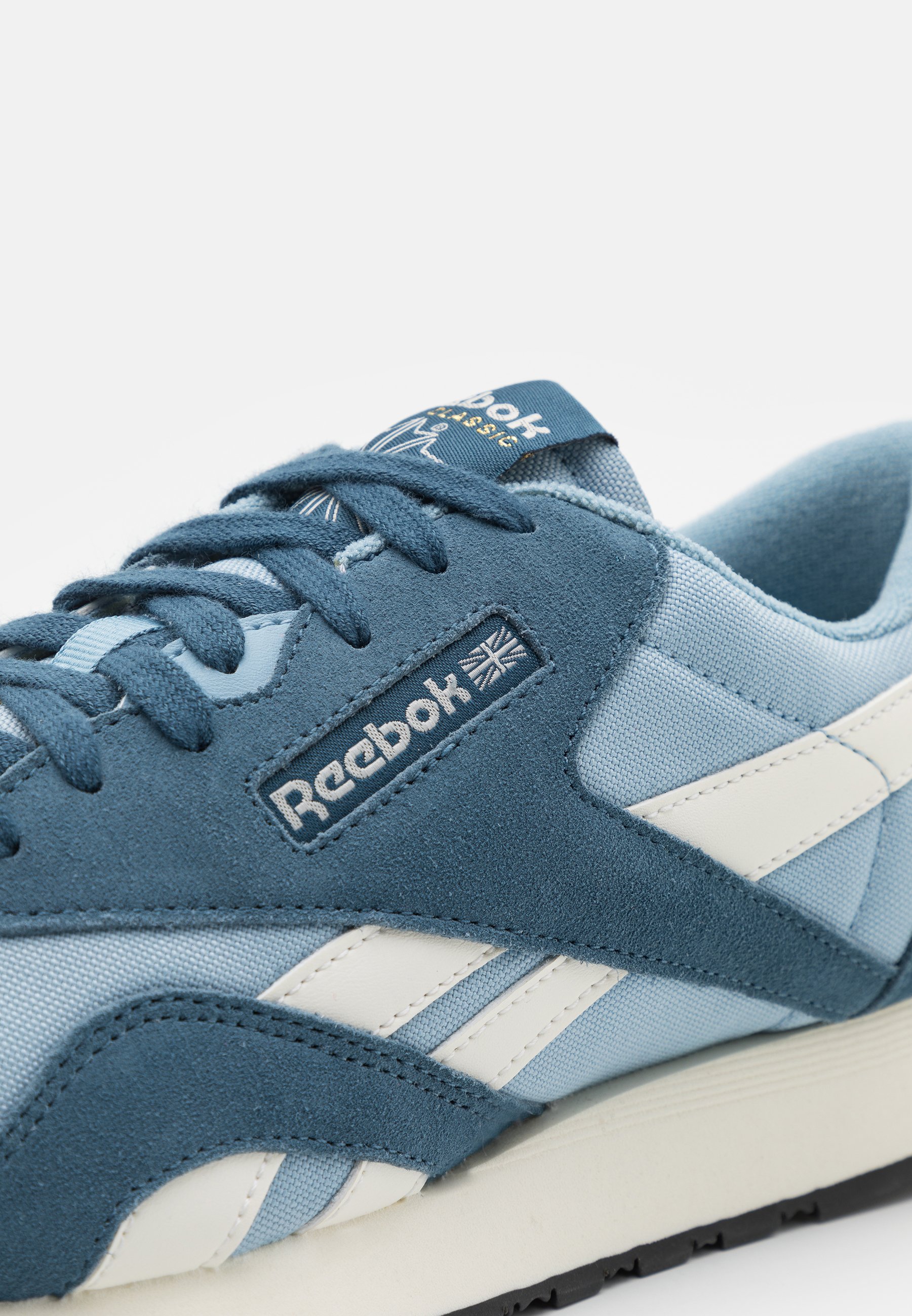 reebok bleu clair