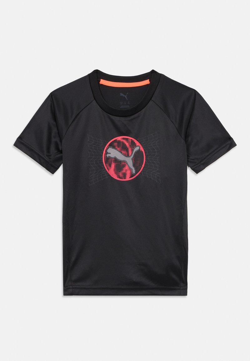 Mustave lühikese varrukaga spordipolood, ümmarguse kaelusega, millel on punane ja hall Puma logo ning abstraktne graafika rinnas.