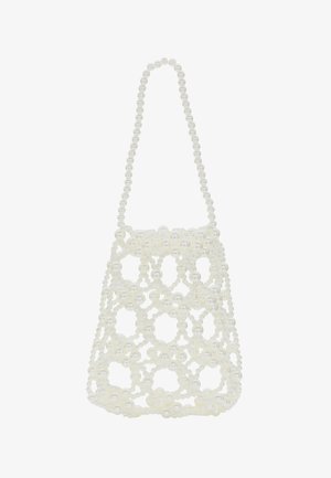 Biała torebka na koralikach o usztywnionej, ażurowej konstrukcji. Posiada długi pasek z koralików oraz złożone wzory utworzone przez koraliki.