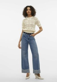 Vero Moda VMALEXIA O-NECK  - T-shirt print - birch