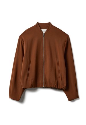 Braune Bomberjacke mit Reißverschluss, zwei Fronttaschen sowie elastischem Saum und Bündchen, gefertigt aus einem glatten, dehnbaren Stoff.