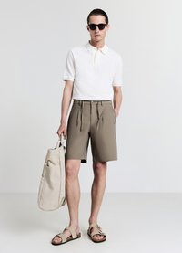 Calliope Shorts - verde militare chiaro
