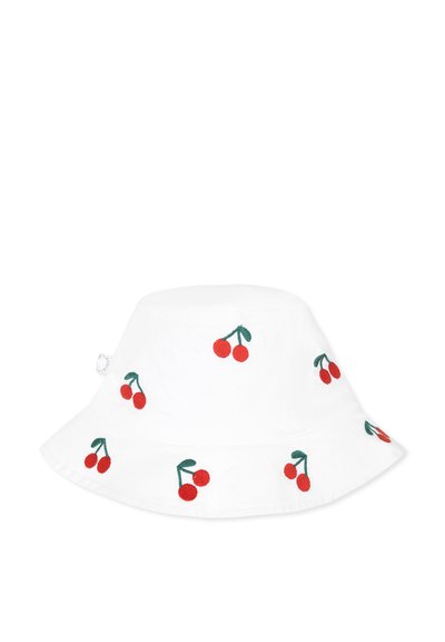 Cappello a secchiello bianco con ricamo di ciliegie rosse e foglie verdi. Tessuto morbido, brims larghi e design semplice.