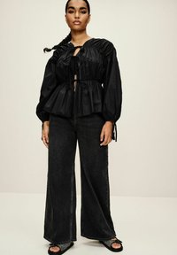 Next LAYERED REGULAR FIT - Bluza - black