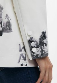 Thumbnail Image 5