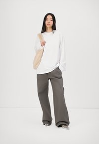 Weekday OVERSIZED LONG SLEEVE  - Topper langermet - white