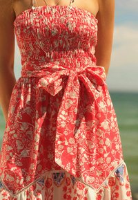 Next REGULAR FIT - Vapaa-ajan mekko - red floral print