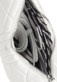 L'Atelier Du Sac VICKY biały