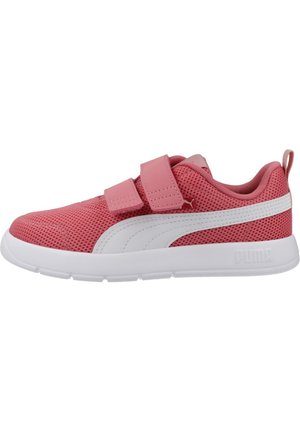 Baskets en mesh rose avec deux bandes Velcro, bande logo Puma blanche et semelle blanche.