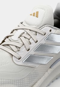 Thumbnail Image 4