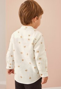 Next GRANDAD COLLAR PRINTED - REGULAR FIT - Ing - white bear aop