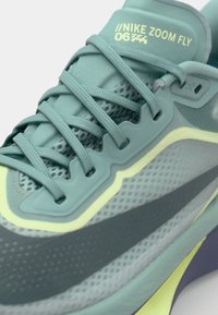 Nike Performance ZOOM FLY 6 - Løbesko til landevejen - cannon/seaweed/light silver/cobalt bliss/sanded purple/barely volt